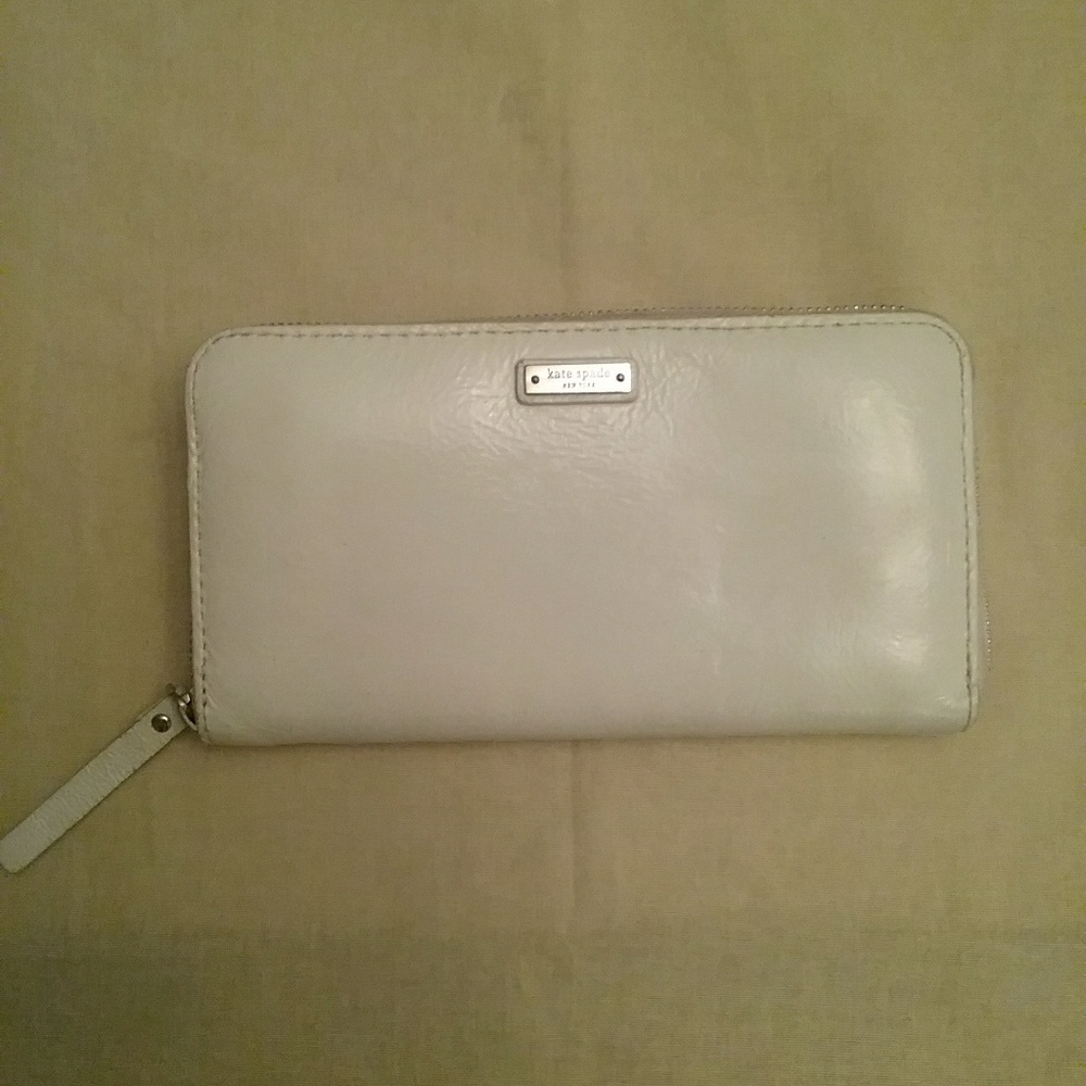 Authentic  Kate Spade Zippy Wallet